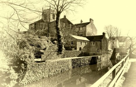 Industry grew up around the Leeds-Liverpool Canal. Picture credit: Public domain. 